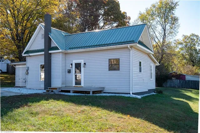 $1,225 | 109 Reeves Lane, Elkin, NC 28621