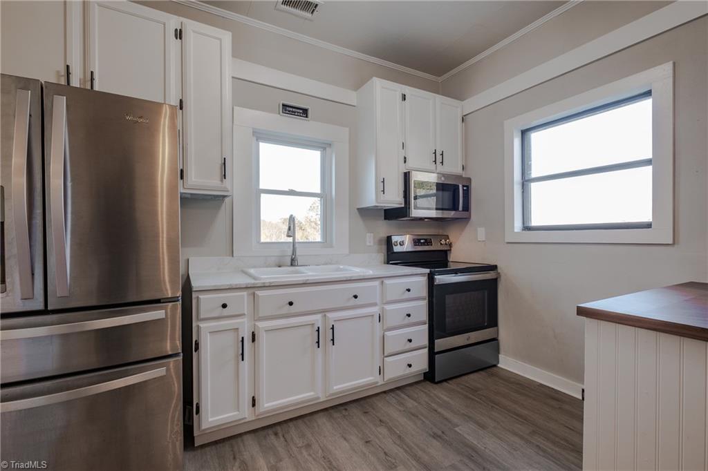 109 Reeves Lane Elkin, NC 28621 - Photo 6 of 16