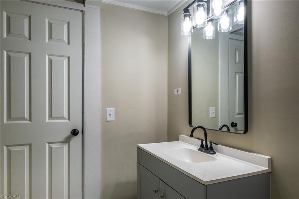 109 Reeves Lane Elkin, NC 28621 - Photo 10 of 16