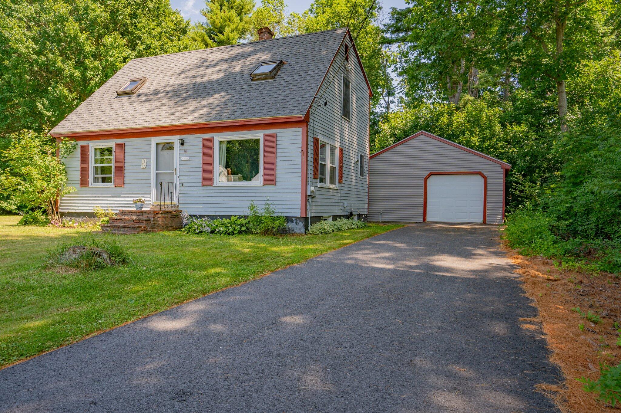 10 Prince Street Cumberland Center, ME 04021 - Photo 1 of 31 Exterior front