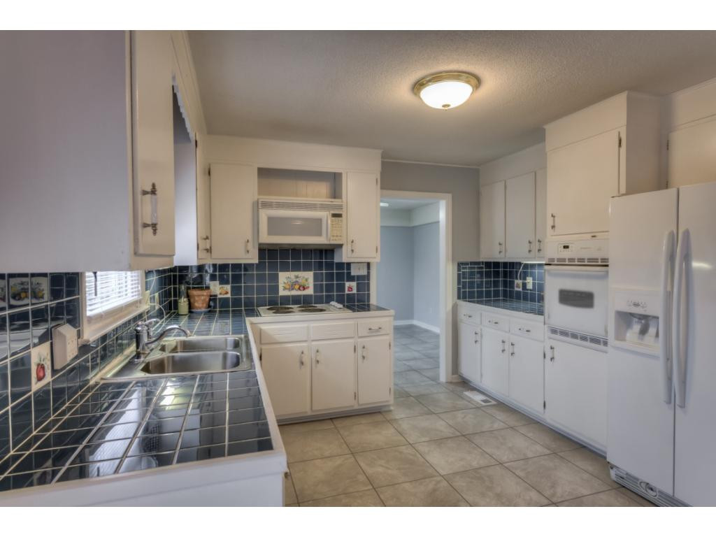 409 Omaha Road Bristol, VA 24201 - Photo 8 of 26 Photo 8