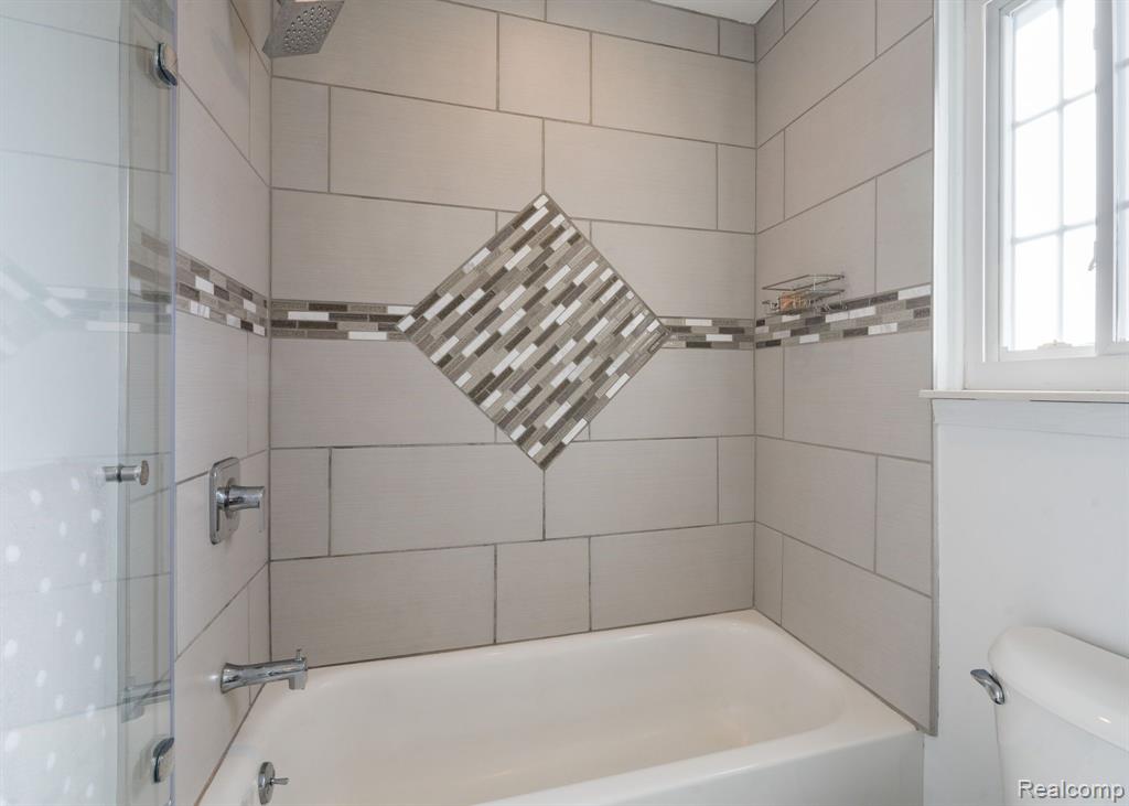 56 Stratford Lane Rochester Hills, MI 48309 - Photo 22 of 32