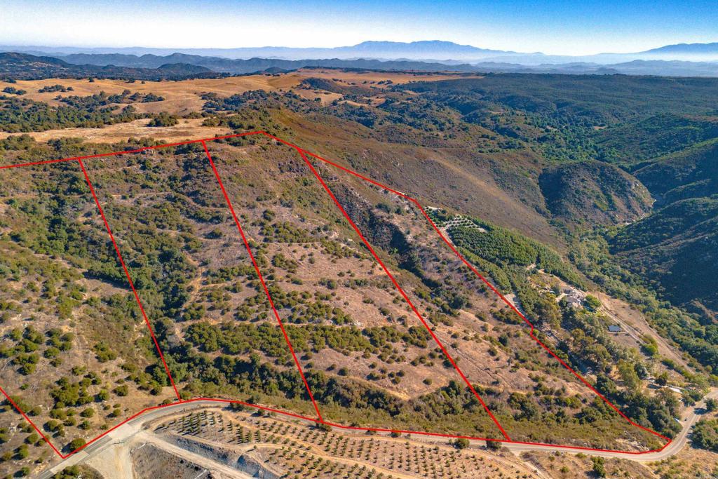 26 El Calamar Road Temecula, CA 92590 - Photo 19 of 33 a view of city and mountain