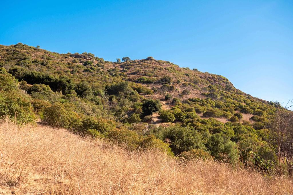 26 El Calamar Road Temecula, CA 92590 - Photo 28 of 33 a view of a large building