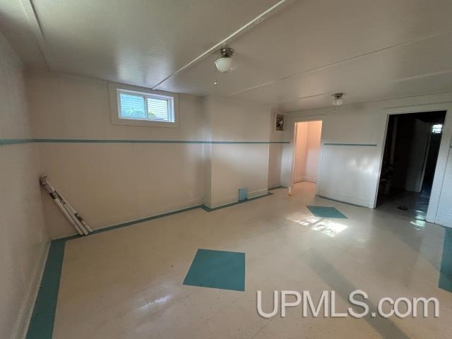 804 South 13th Street Escanaba, MI 49829 - Photo 45 of 61