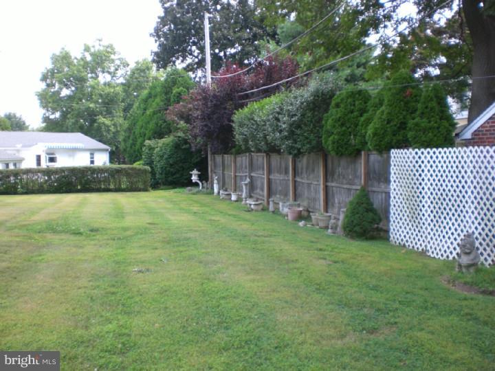 741 Robyn Road Huntingdon Valley, PA 19006 - Photo 16 of 18