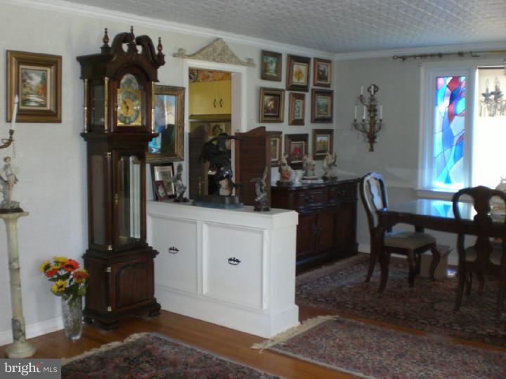 741 Robyn Road Huntingdon Valley, PA 19006 - Photo 4 of 18