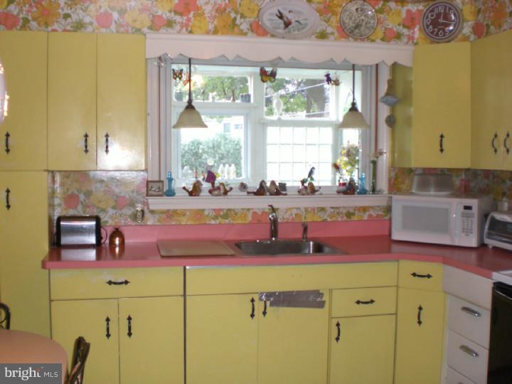 741 Robyn Road Huntingdon Valley, PA 19006 - Photo 10 of 18