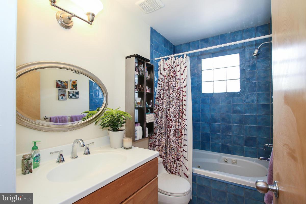 6503 East Halbert Road Bethesda, MD 20817 - Photo 19 of 30 Bath