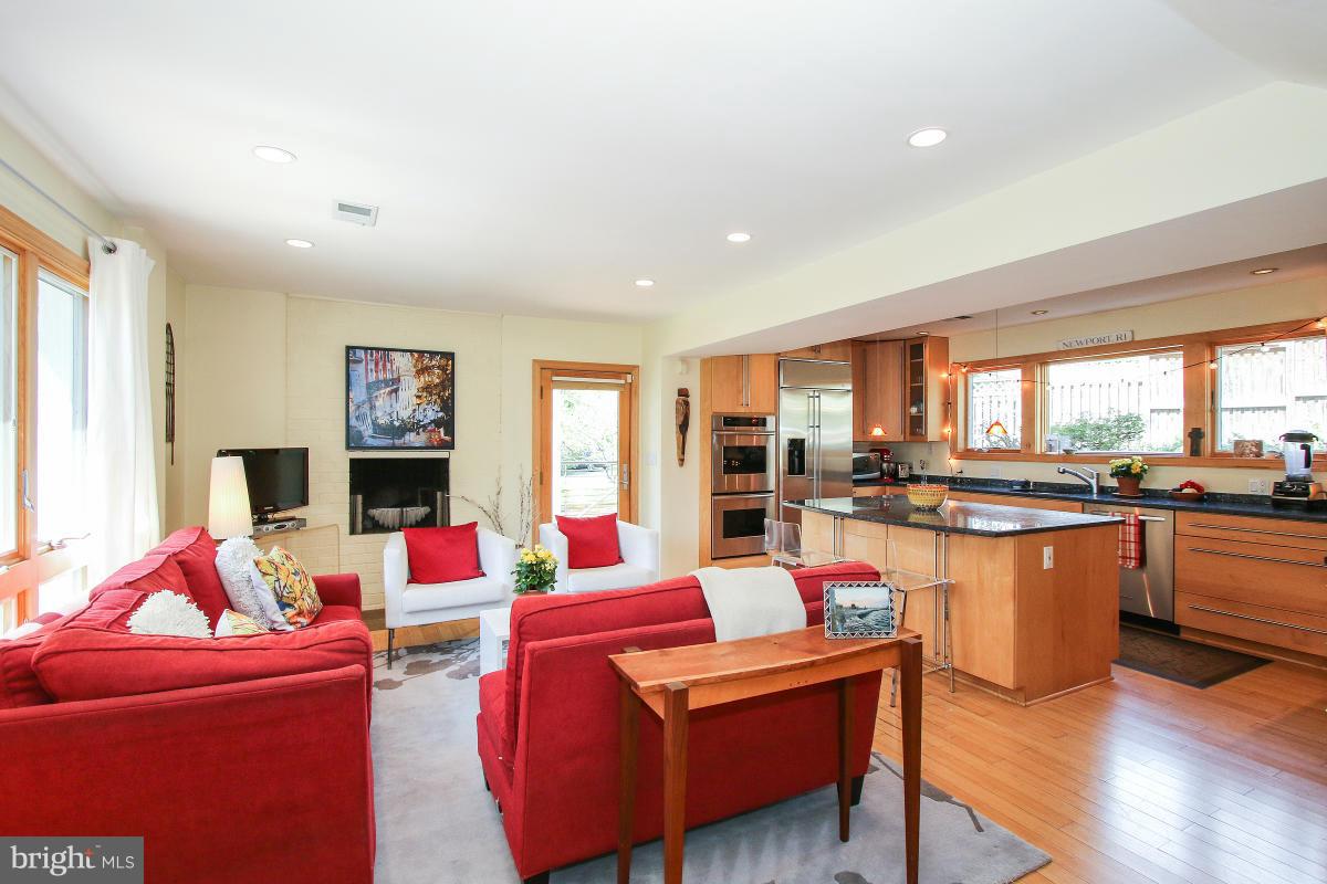 6503 East Halbert Road Bethesda, MD 20817 - Photo 3 of 30 Family Room