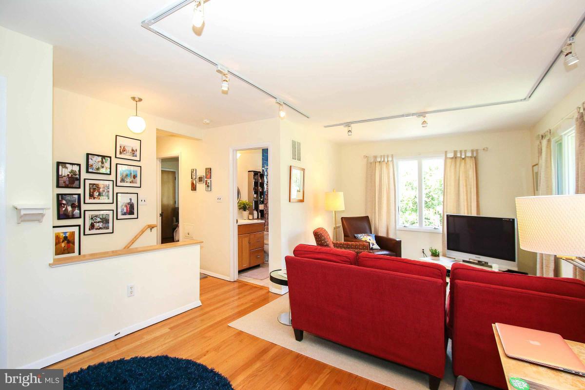 6503 East Halbert Road Bethesda, MD 20817 - Photo 21 of 30 Interior (General)