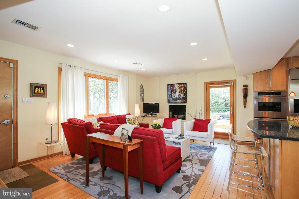 6503 East Halbert Road Bethesda, MD 20817 - Photo 4 of 30 Family Room