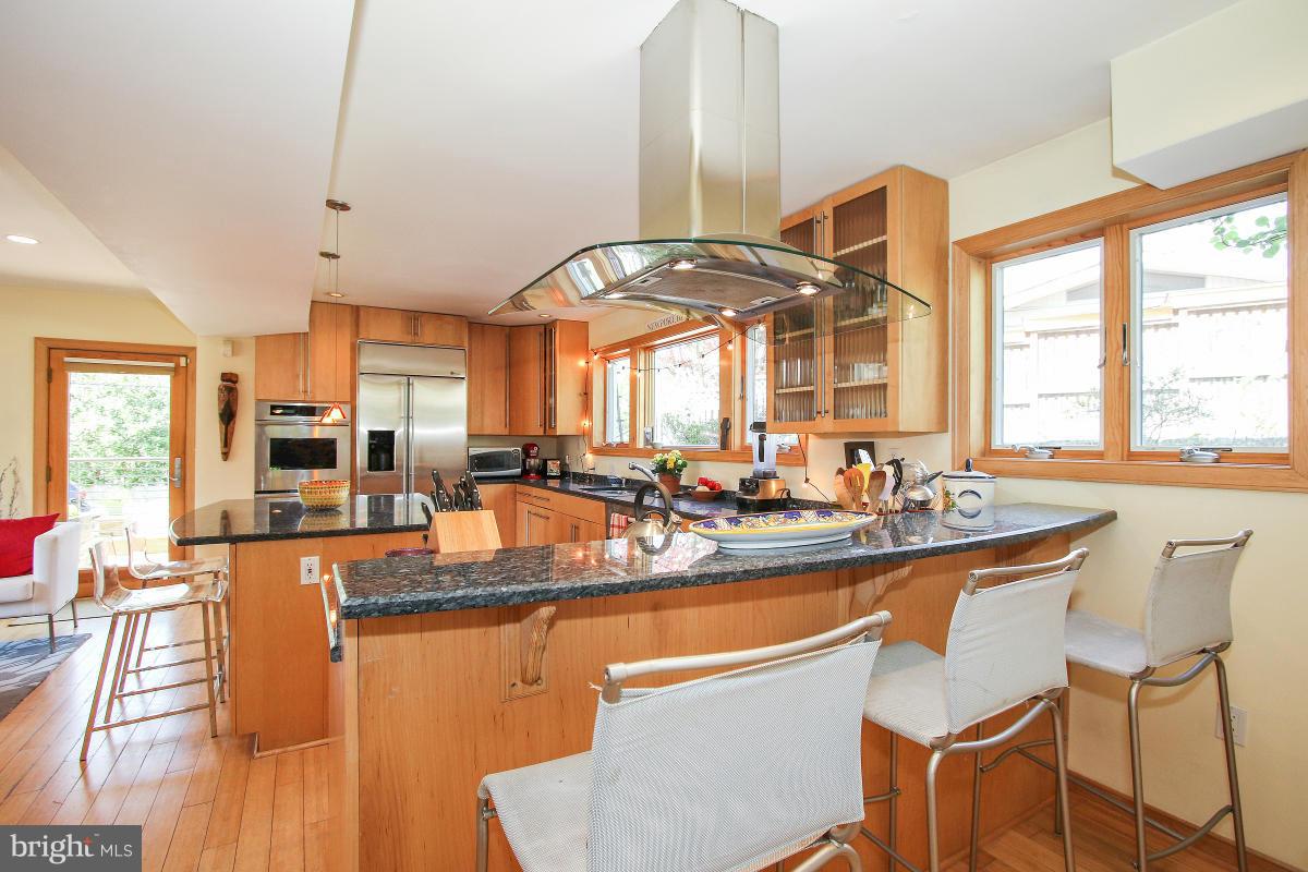 6503 East Halbert Road Bethesda, MD 20817 - Photo 5 of 30 Kitchen