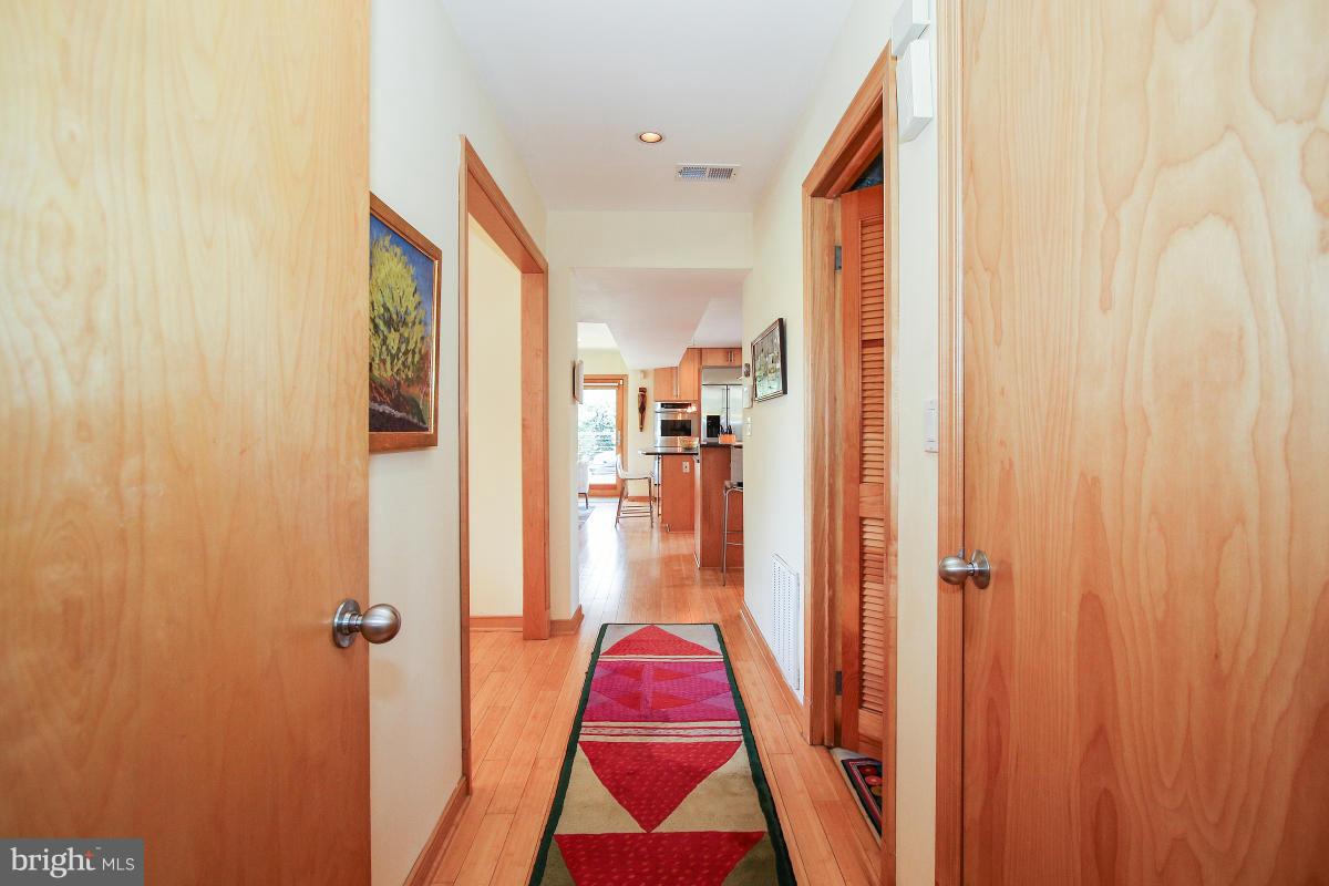 6503 East Halbert Road Bethesda, MD 20817 - Photo 9 of 30 Interior (General)