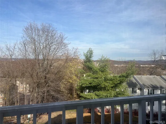 $2,200 | 21 Lexington Hills Road, Unit 6, Harriman, NY 10926