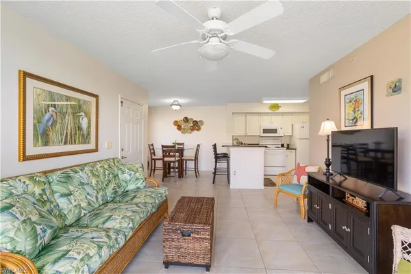 $1,495 | 1265 Wildwood Lakes Boulevard, Unit 3108, Naples, FL 34104