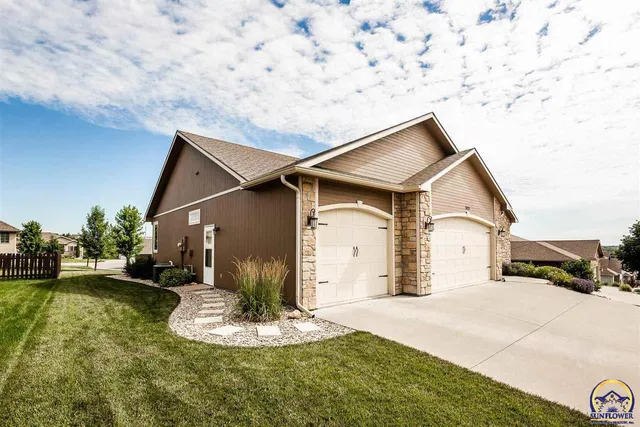 $515,000 | 1024 Lobdell Drive, Manhattan, KS 66503