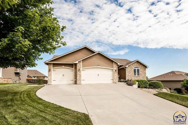 $515,000 | 1024 Lobdell Drive, Manhattan, KS 66503