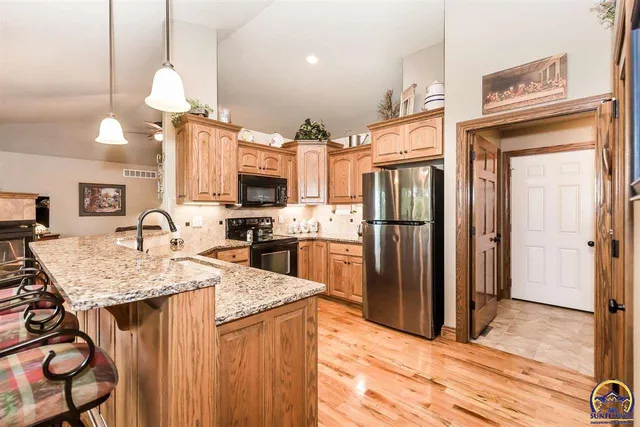 $515,000 | 1024 Lobdell Drive, Manhattan, KS 66503