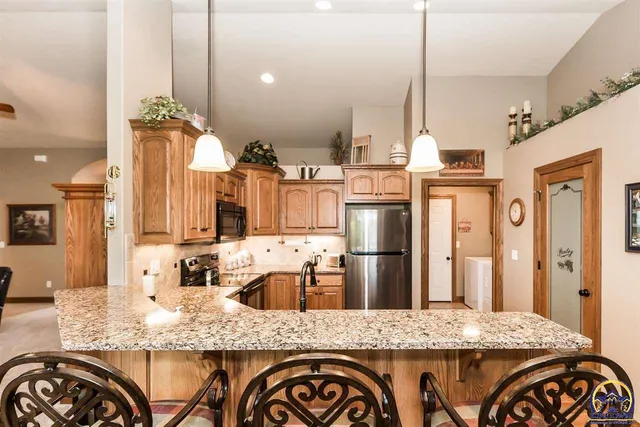 $515,000 | 1024 Lobdell Drive, Manhattan, KS 66503