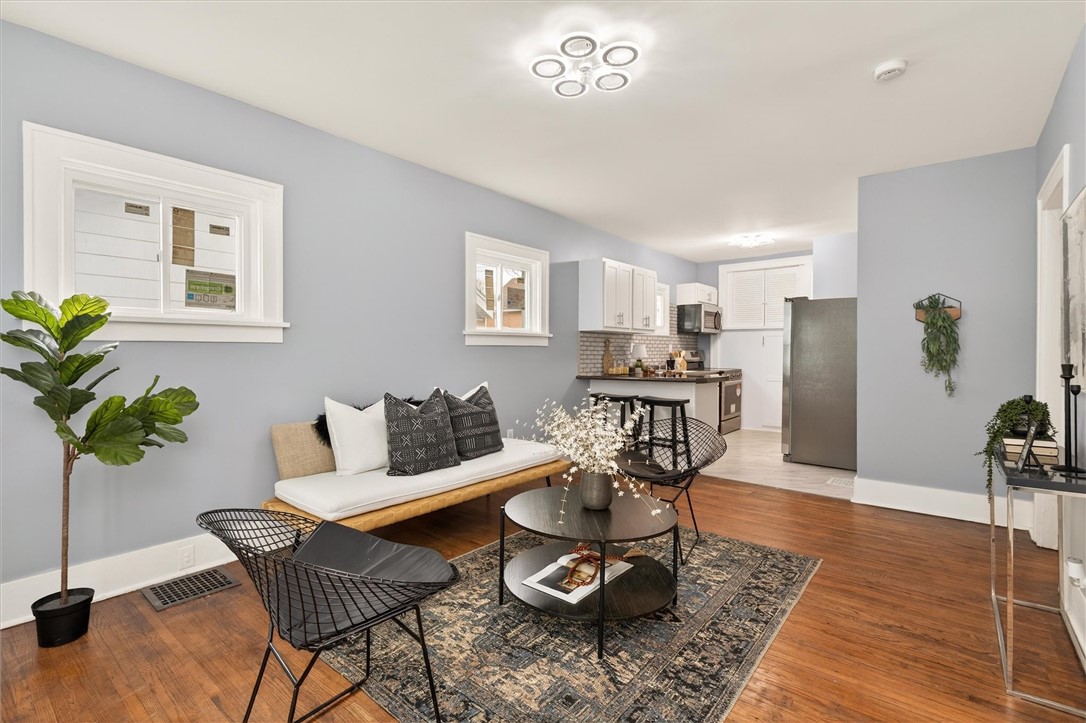 416 Roycroft Drive Rochester, NY 14621 - Photo 3 of 36