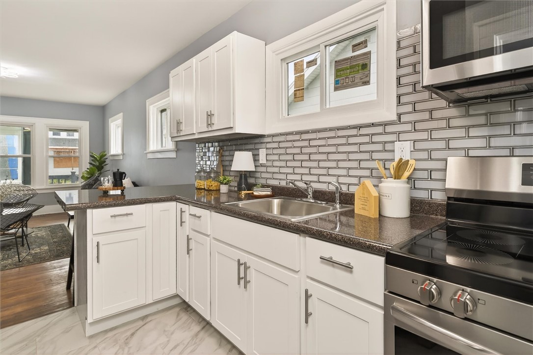 416 Roycroft Drive Rochester, NY 14621 - Photo 10 of 36