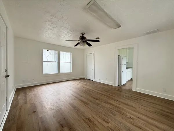 $1,100 | 969 Wakefield Drive, Houston, TX 77018
