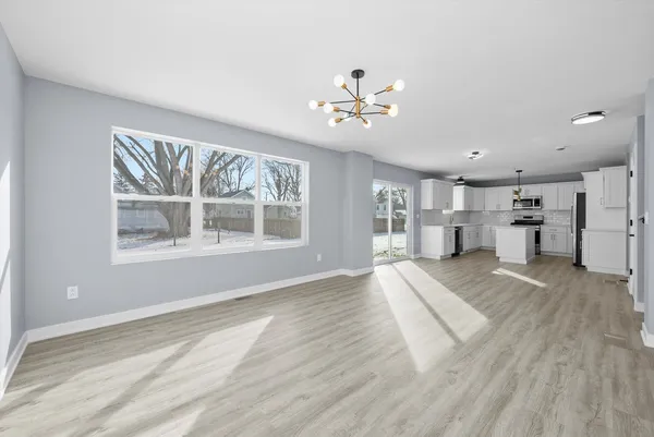 $324,900 | 106 West Thompson Street, Harvard, IL 60033