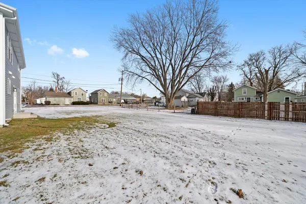 $324,900 | 106 West Thompson Street, Harvard, IL 60033