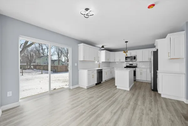 $324,900 | 106 West Thompson Street, Harvard, IL 60033