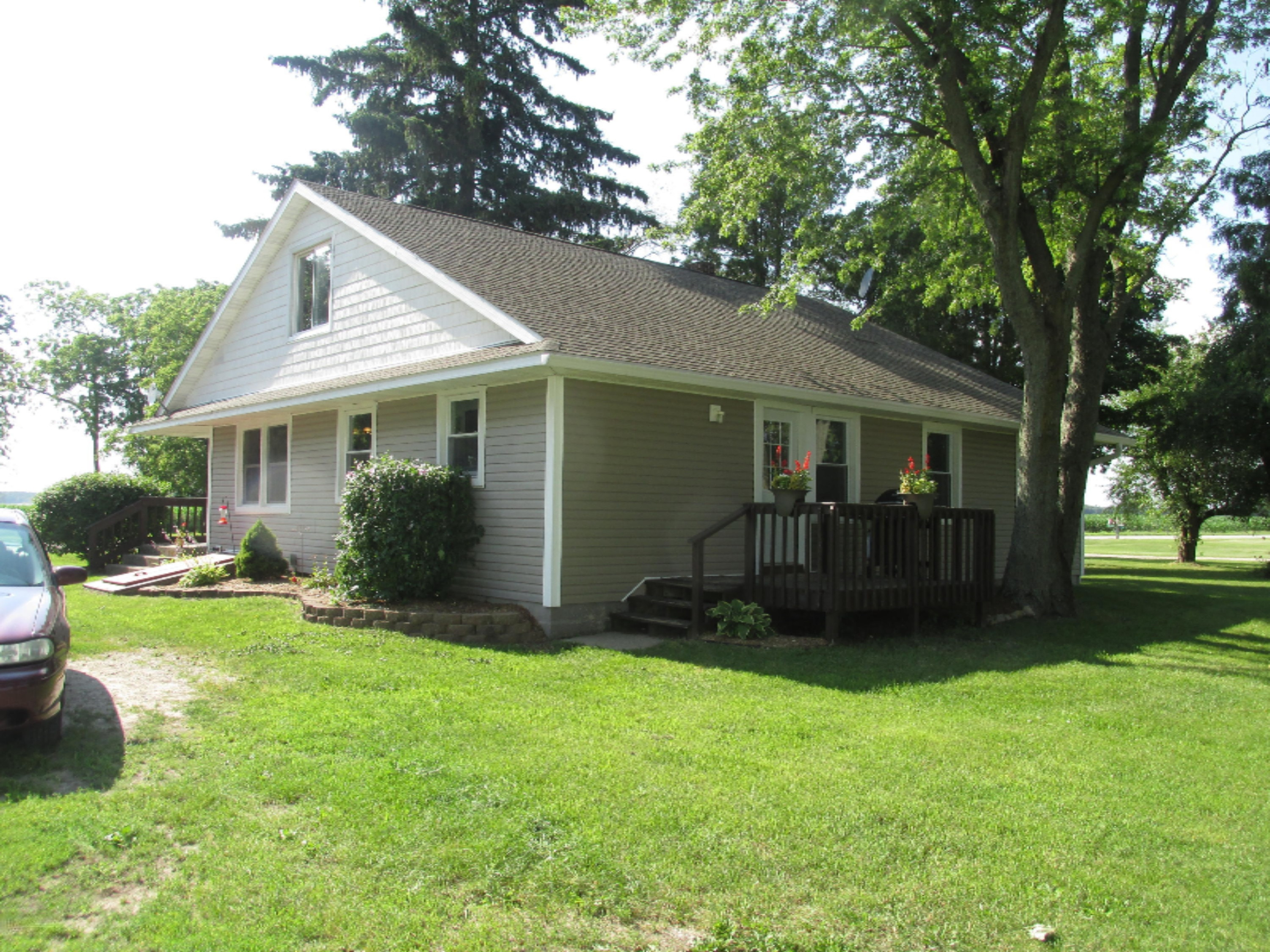 7624 Gravel Ridge Road Lakeview, MI 48850 - Photo 1 of 15 IMG_0385