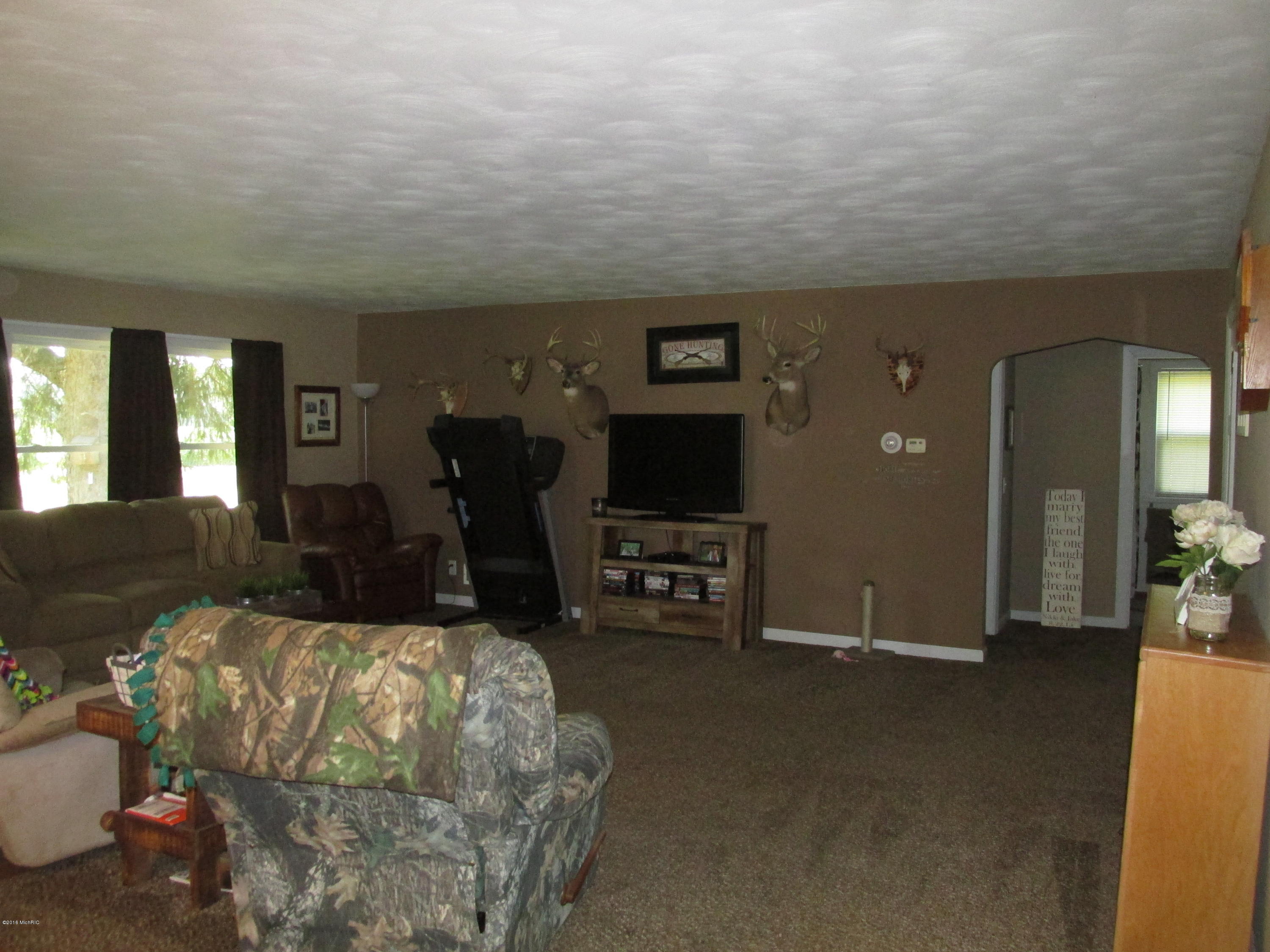 7624 Gravel Ridge Road Lakeview, MI 48850 - Photo 6 of 15 IMG_0369