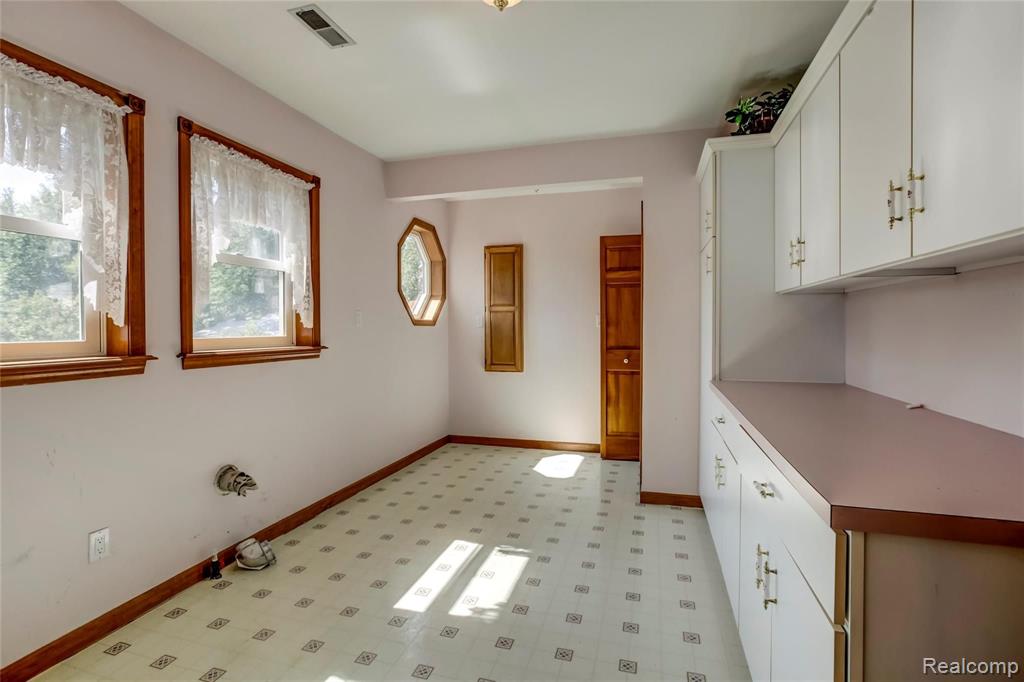 545 West Newburg Road Carleton, MI 48117 - Photo 22 of 47