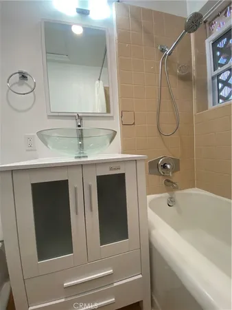 $2,494 | 2127 South Coast Highway, Unit 3, Laguna Beach, CA 92651