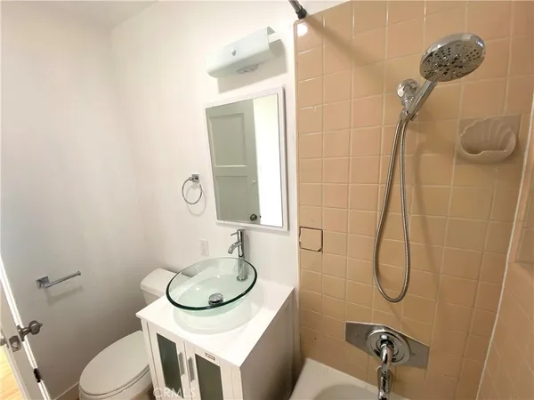 $2,494 | 2127 South Coast Highway, Unit 3, Laguna Beach, CA 92651