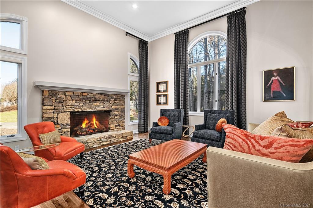 332 Racquet Club Road Asheville, NC 28803 - Photo 3 of 34 Gallery Image 3
