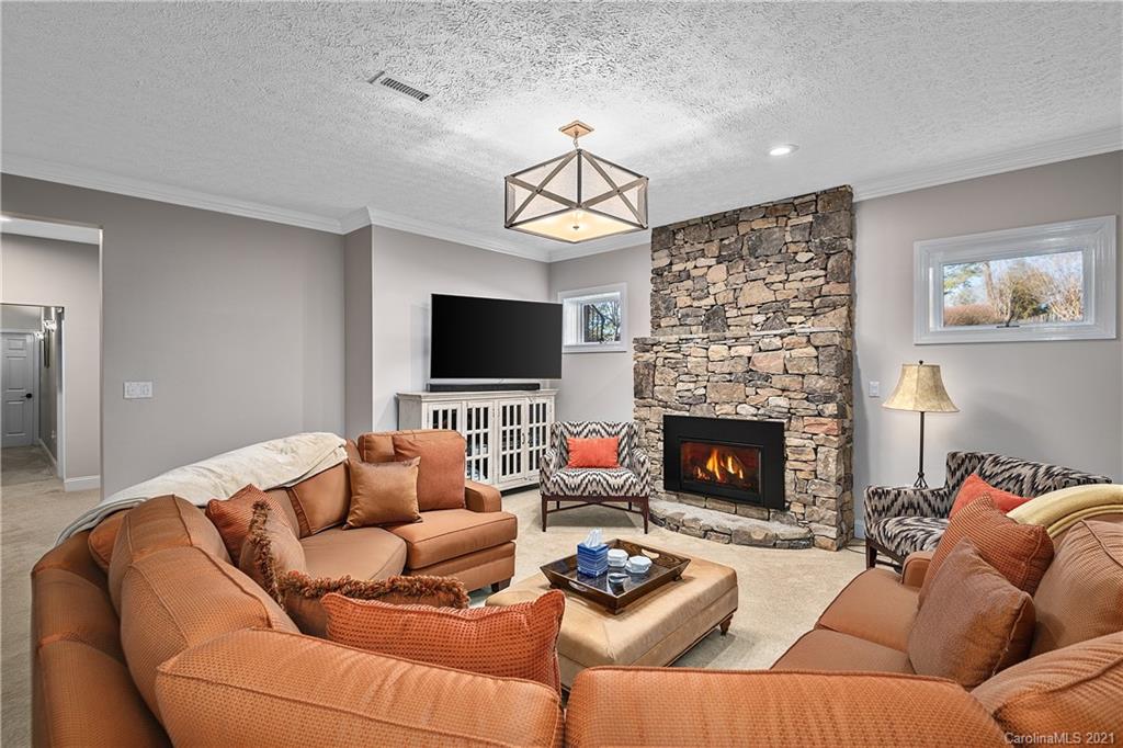 332 Racquet Club Road Asheville, NC 28803 - Photo 27 of 34 Gallery Image 27