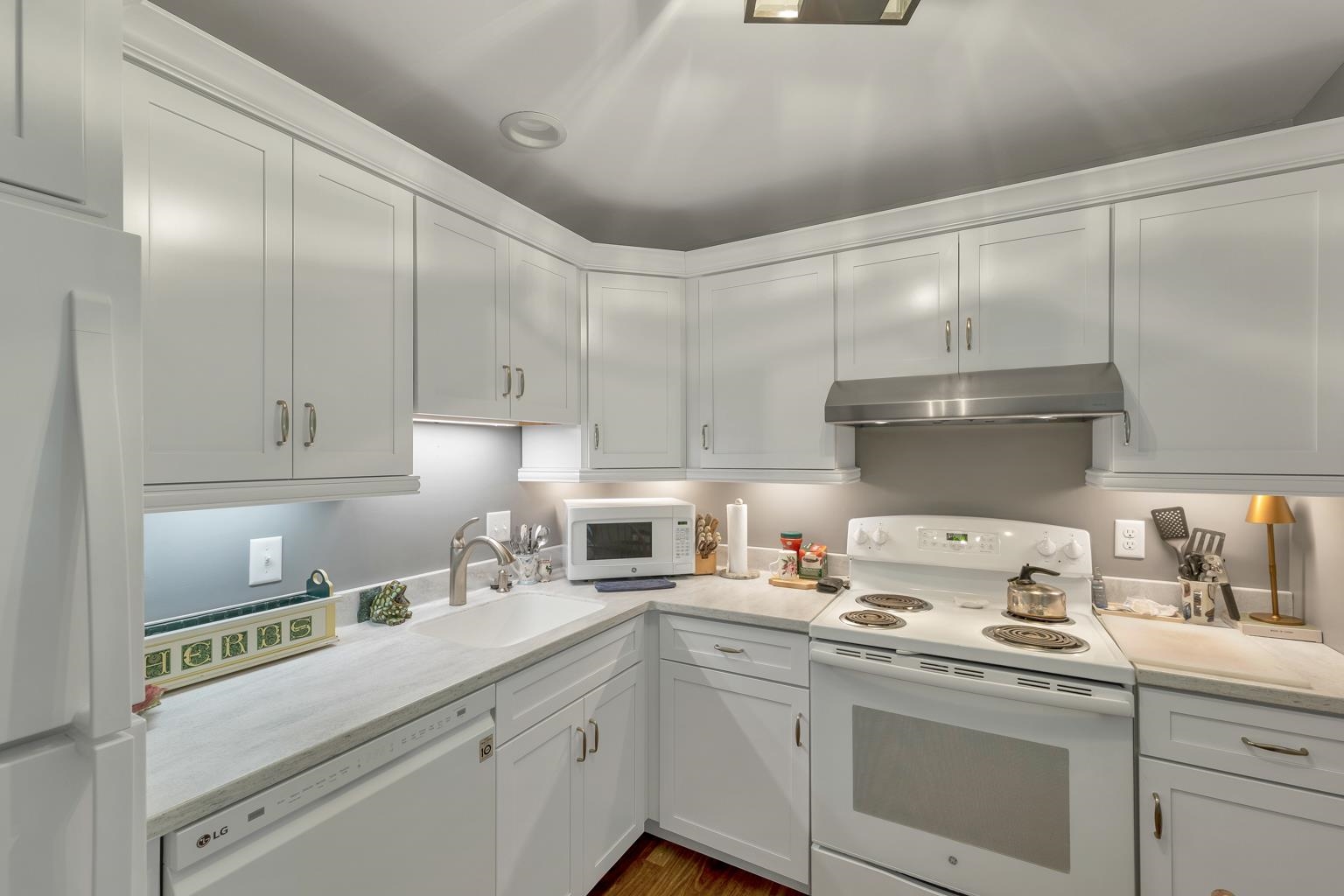 332 Parkside Road, Unit 2 New London, NH 03257 - Photo 2 of 30