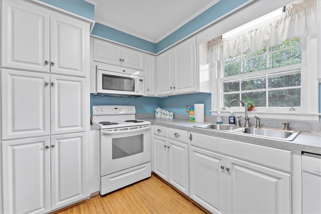 418 State Rd S-37-561 Seneca, SC 29678 - Photo 12 of 30 Gallery Image 12