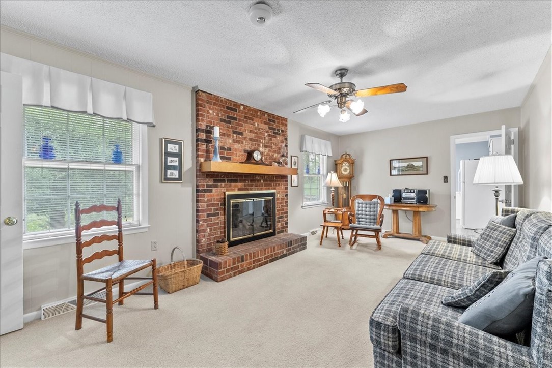 418 State Rd S-37-561 Seneca, SC 29678 - Photo 8 of 30 Gallery Image 8