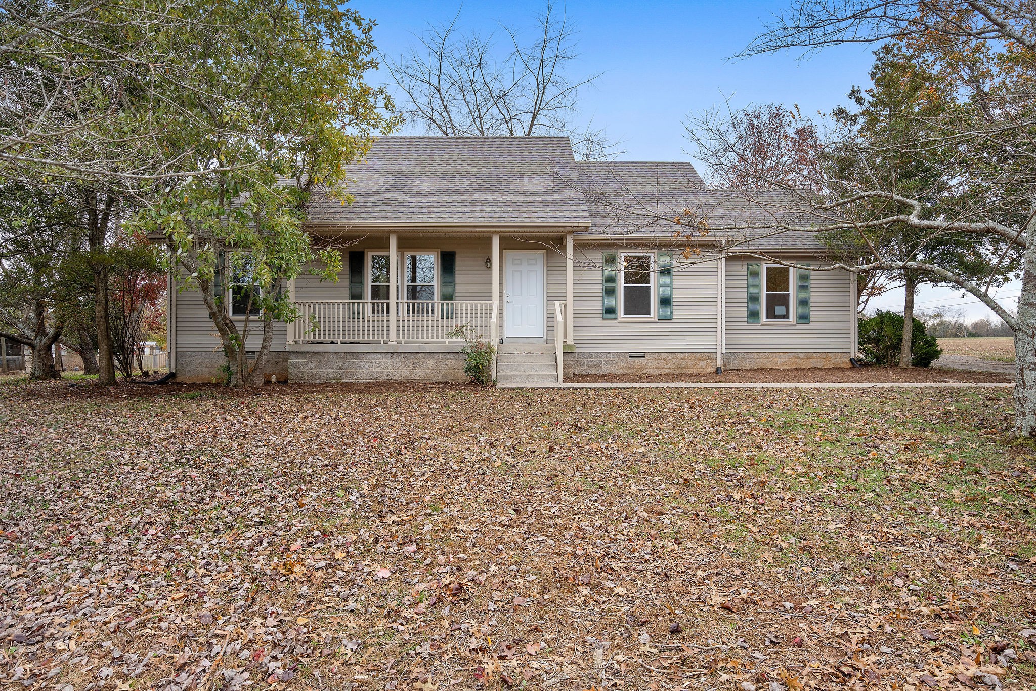 111 Slidell Court Rockvale, TN 37153 - Photo 2 of 27 front view of a house with a yard