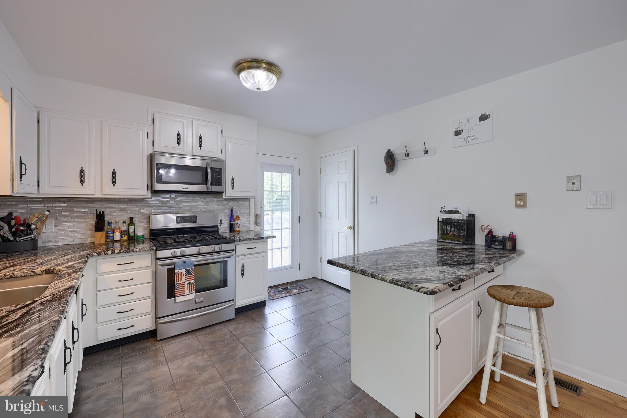 206 Eckman Road Lancaster, PA 17603 - Photo 8 of 61 Gallery Image 8
