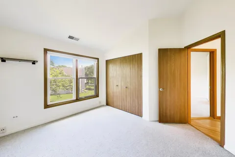 $324,900 | 1951 Stillwater Road, Arlington Heights, IL 60004