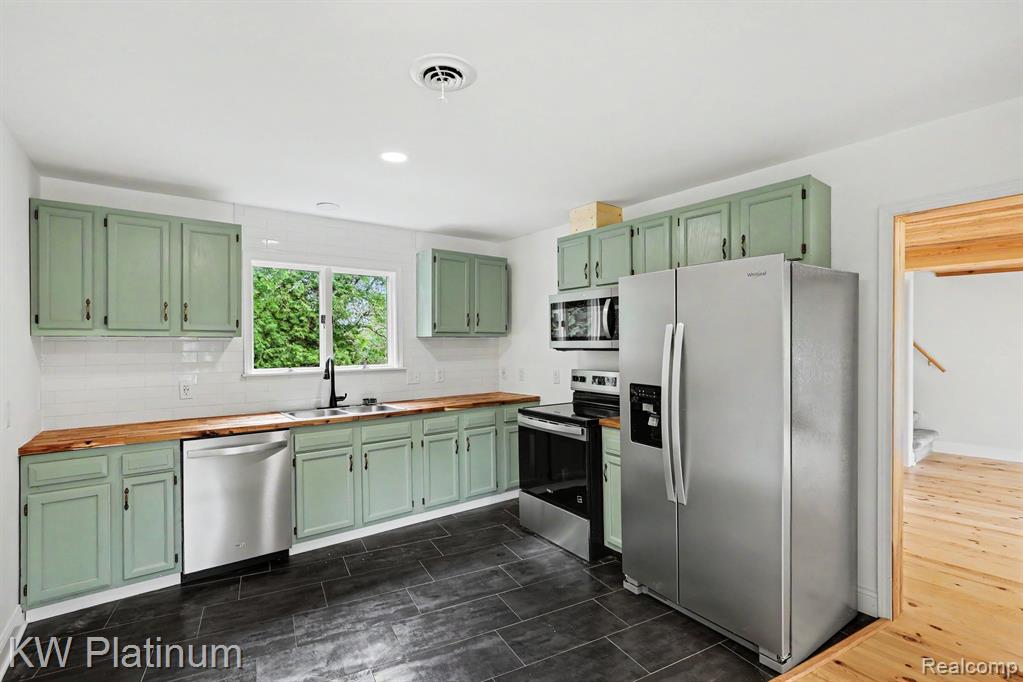 5103 Forester Road Carsonville, MI 48419 - Photo 9 of 28