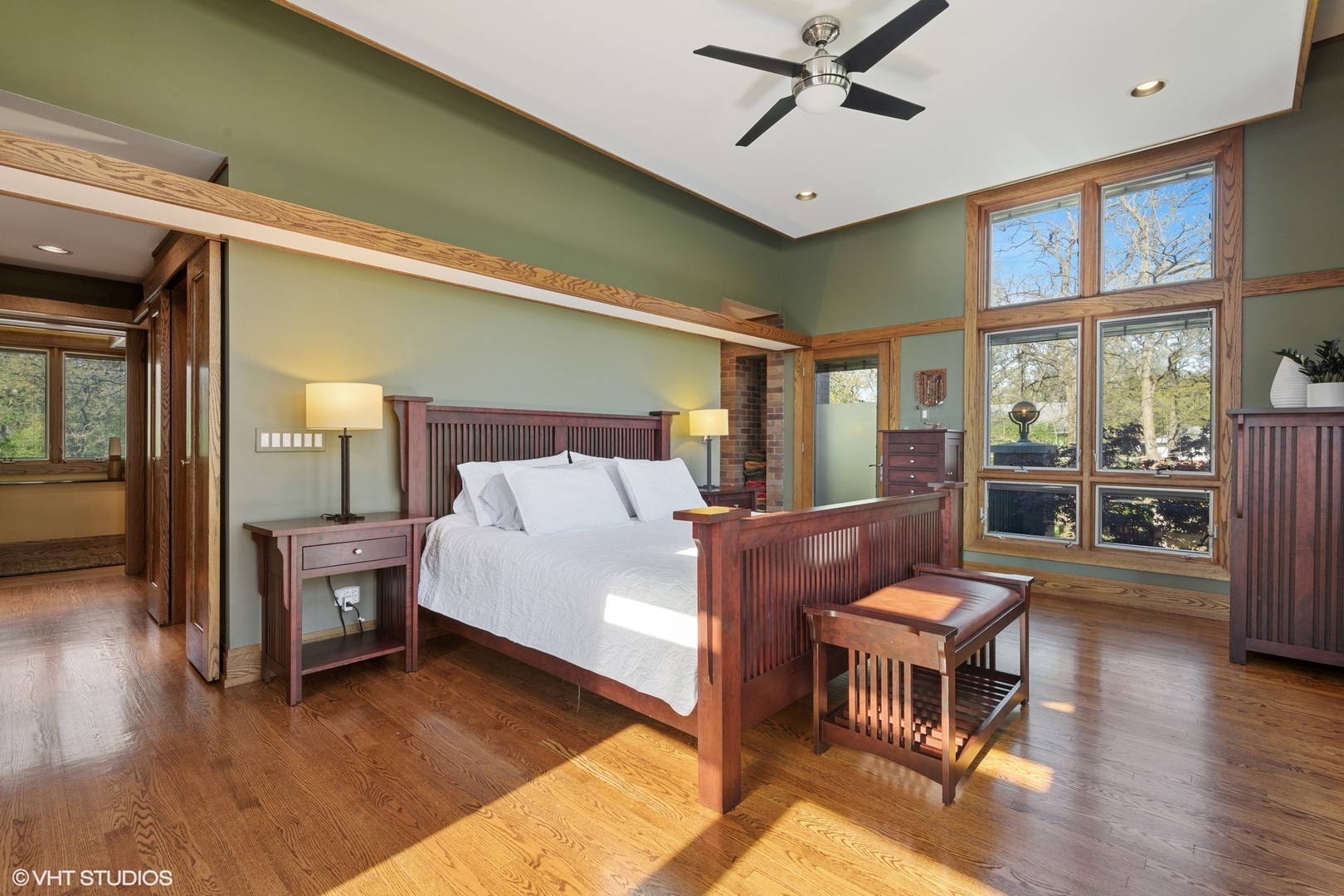 937 Keystone Avenue River Forest, IL 60305 - Photo 16 of 32 a living room with furniture and a wooden floor