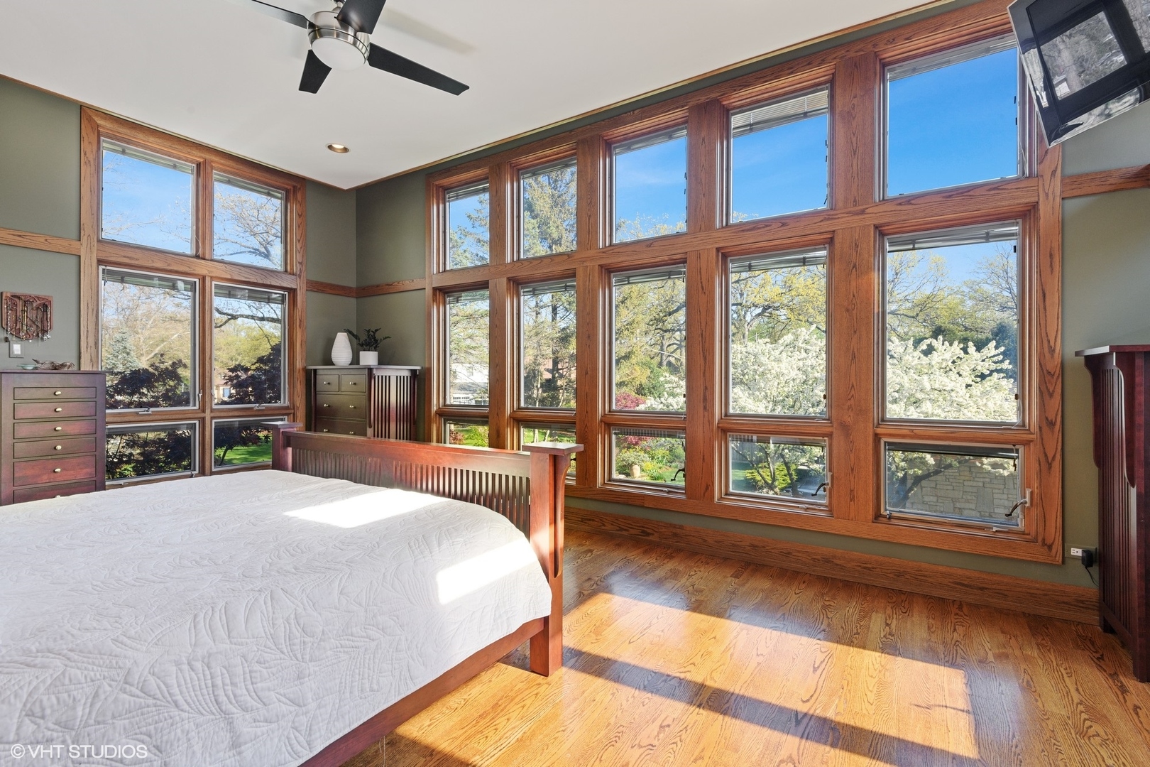 937 Keystone Avenue River Forest, IL 60305 - Photo 17 of 32 a bed sitting in a bedroom next to a large window