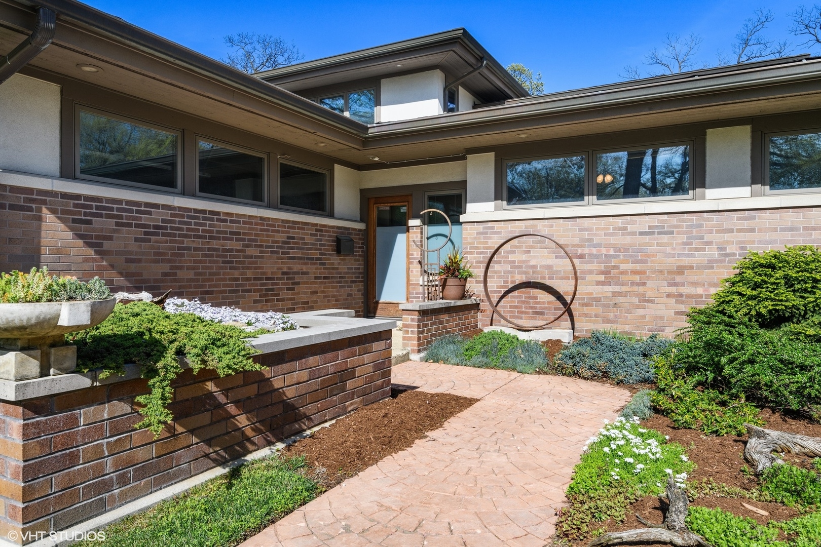 937 Keystone Avenue River Forest, IL 60305 - Photo 3 of 32 a front view of a house with garden