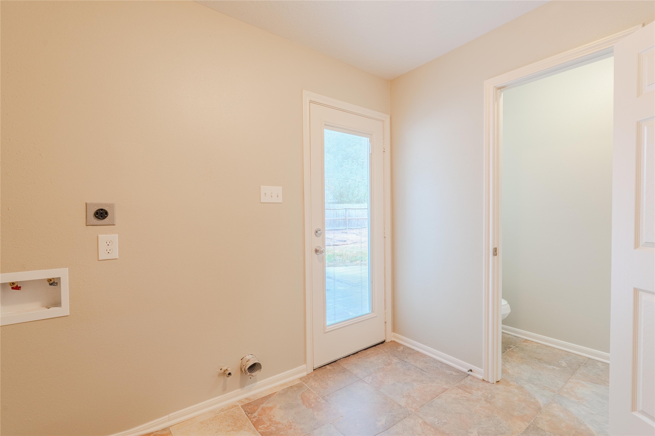 5938 Theall Road Houston, TX 77066 - Photo 14 of 35