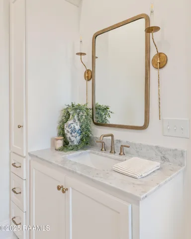 $899,900 | 111 Leaning Oak Drive, Lafayette, LA 70508