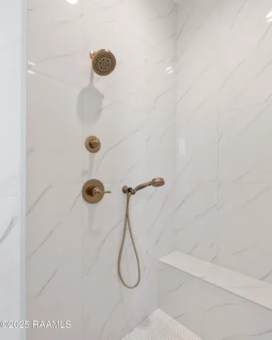 $899,900 | 111 Leaning Oak Drive, Lafayette, LA 70508